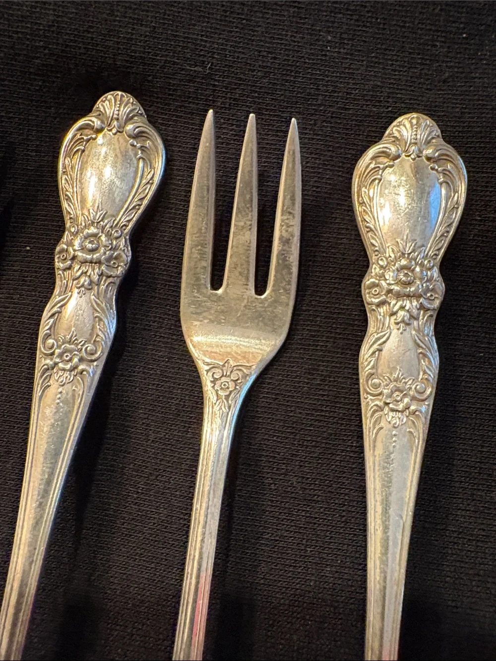 Set of 8 Cocktail Seafood Forks 1847 Rogers Bros. Heritage Pattern